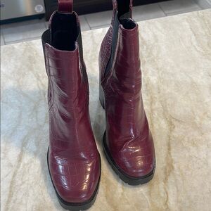 Steve Madden Burgundy Ankle Boots Chelsea Style